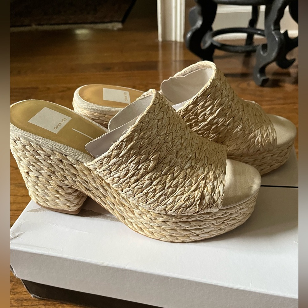 DOLCE VITA ELORA HEEL IN OFF WHITE RAFFIA
